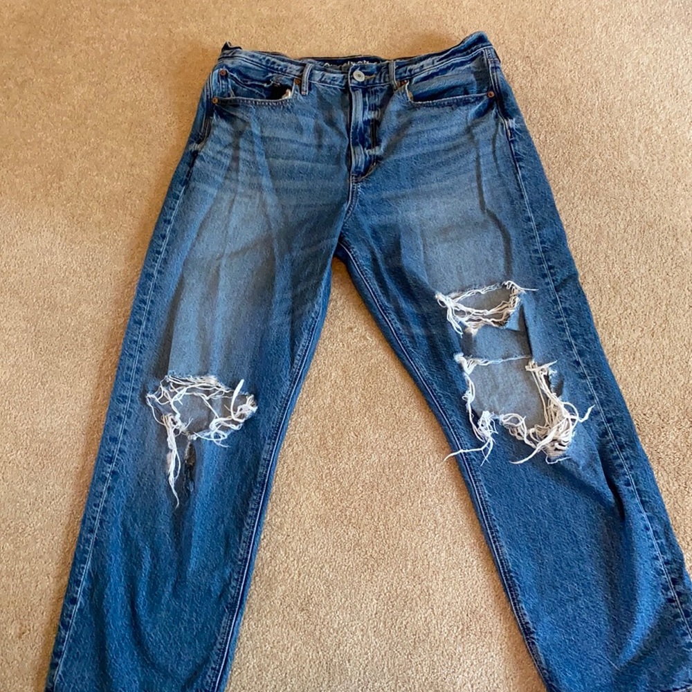 AEO 90s boyfriend Jean
